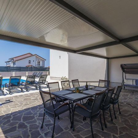 Holiday Home Villa Gocci By Interhome Kmeti Bagian luar foto