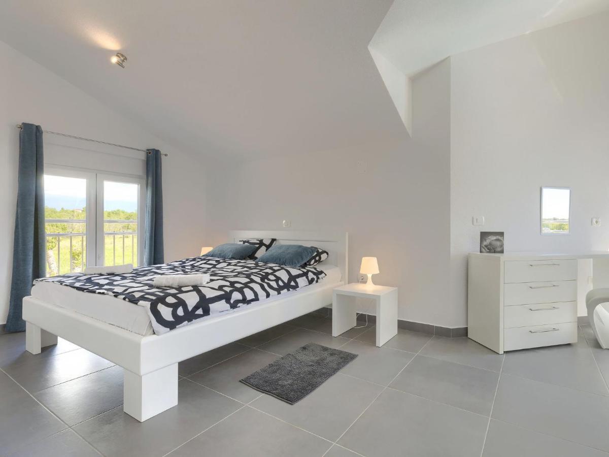 Holiday Home Villa Gocci By Interhome Kmeti Bagian luar foto