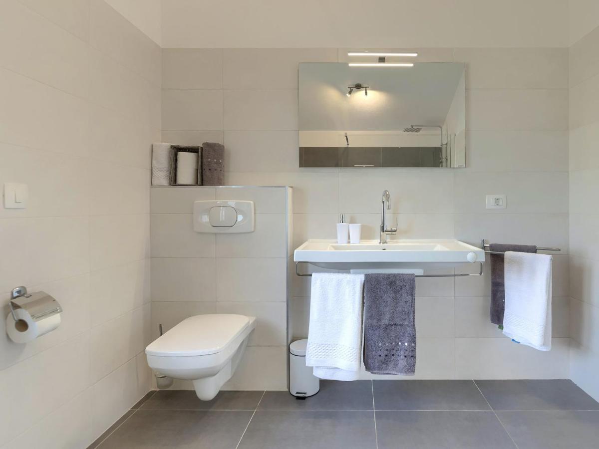 Holiday Home Villa Gocci By Interhome Kmeti Bagian luar foto
