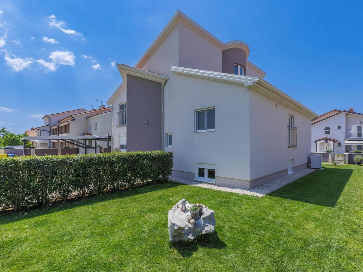 Holiday Home Villa Gocci By Interhome Kmeti Bagian luar foto