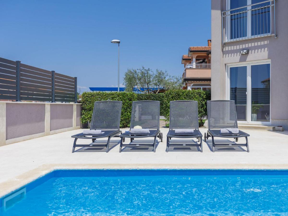 Holiday Home Villa Gocci By Interhome Kmeti Bagian luar foto